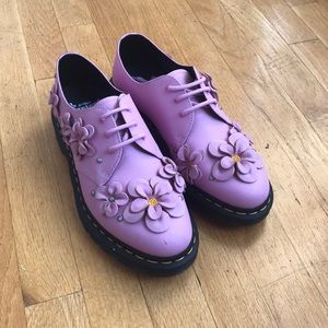 Limited edition Dr. Martens floral appliqué shoe